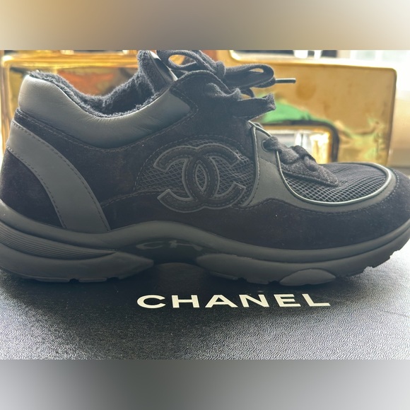 USED WOMEN CHANEL TRAINERS SUEDE - BLACK - Picture 1 of 9
